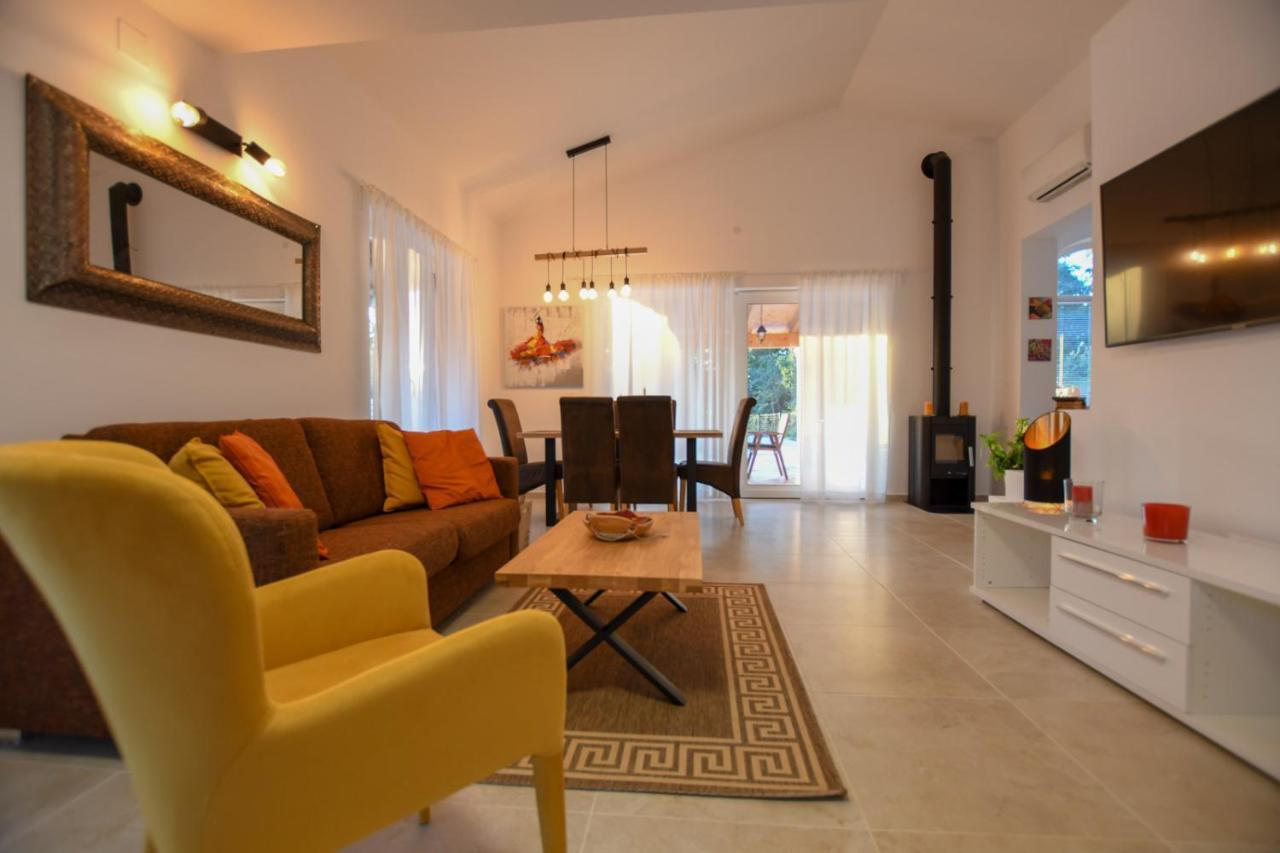 Villa Ariya