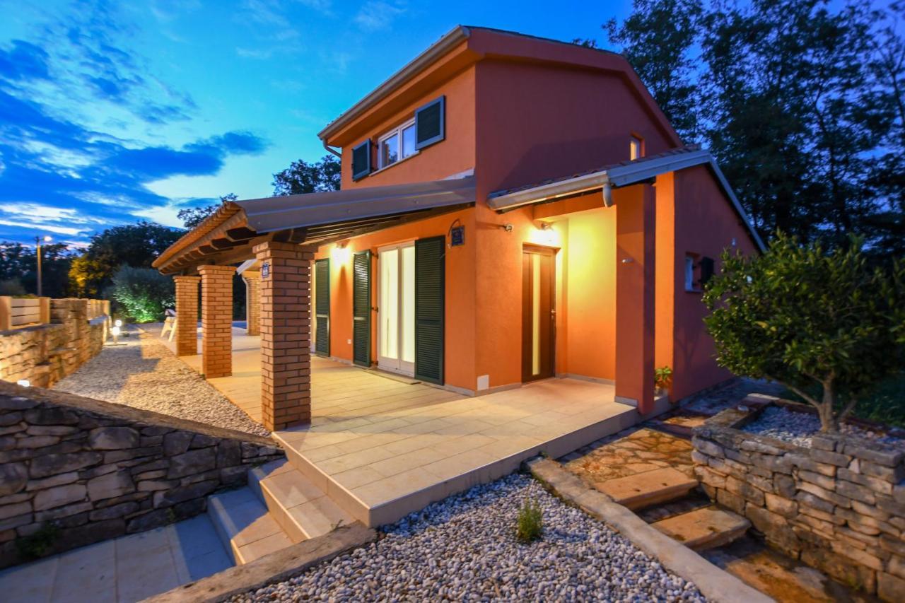 Villa Ariya *